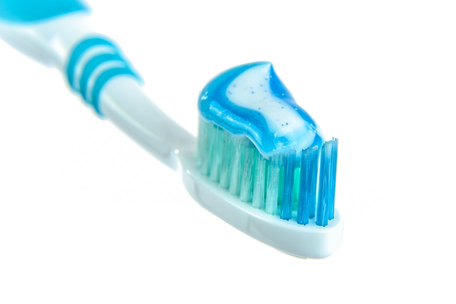 Unexpected Ways to Use Toothpaste | Laurel NE Dentist